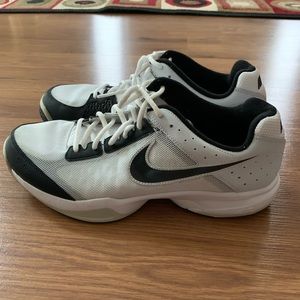 NEW nike tennis shoes size 12
